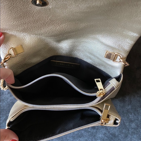 Gold Chain Shoulder Bag - Picture 3 of 4